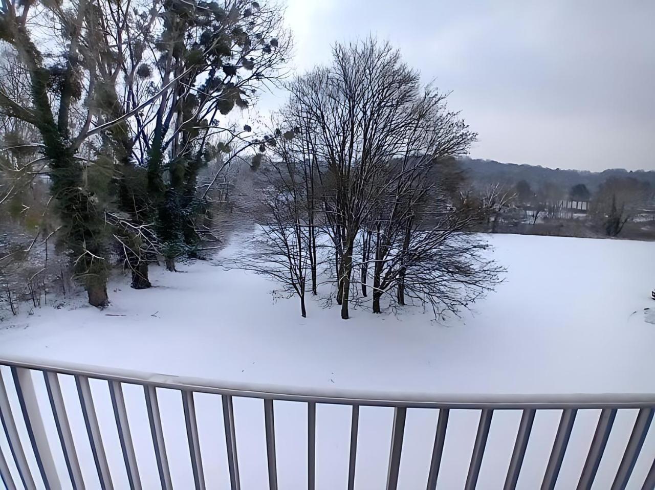 Ferienwohnung Vue Du Doubs T4 Cosy Tres Bien Situe Audincourt Exterior foto